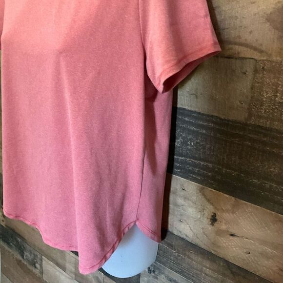 All In Motion Tee Shirt Round Neck Curved Hem Dark Pink Short Sleeves Medium - Picture 10 of 11